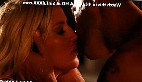 У этой блондинки специфичные отношения с отчимом, порно видео