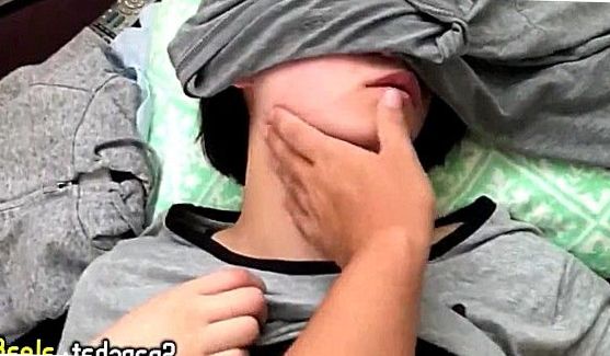 мужик очень быстро ебет бабу, порно видео