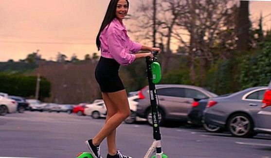 ГОЛУБОГЛАЗАЯ ДЕВушКА (18 лет) ДЕЛАЕТ ЧУДЕСА С БОЛЬШИМ ХРЕНОМ!!!, порно видео