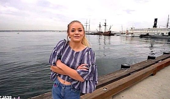 Он выводит ее в холл и трахает на глазах у всех присутствующих!, порно видео
