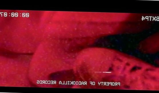 Отвязная блондинка делает минет и даёт вставить на вебку, порно видео