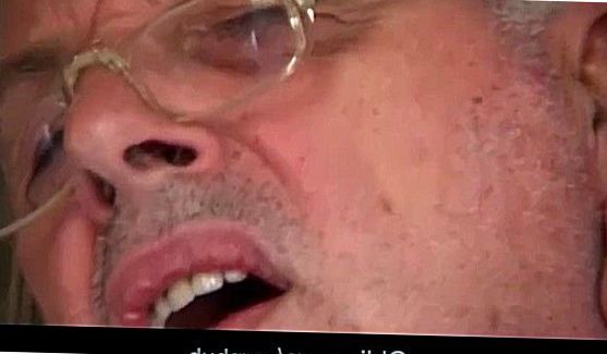 Эта вся картина возбудила смотрящую со стороны девушку и вечером, когда она ехала одна в вагоне и увидела этого хулигана, то не смогла сдержаться и занялась с ним сексом, порно видео
